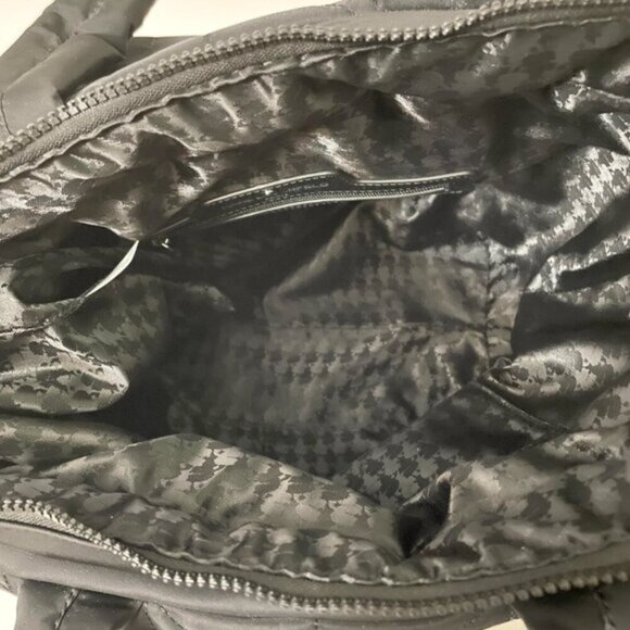 Karl Lagerfeld Paris Womens Voyage Tote Bag with Charms - Picture 16 of 16